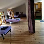 De La Porte Jacques: A For Pilgrims Hostel *